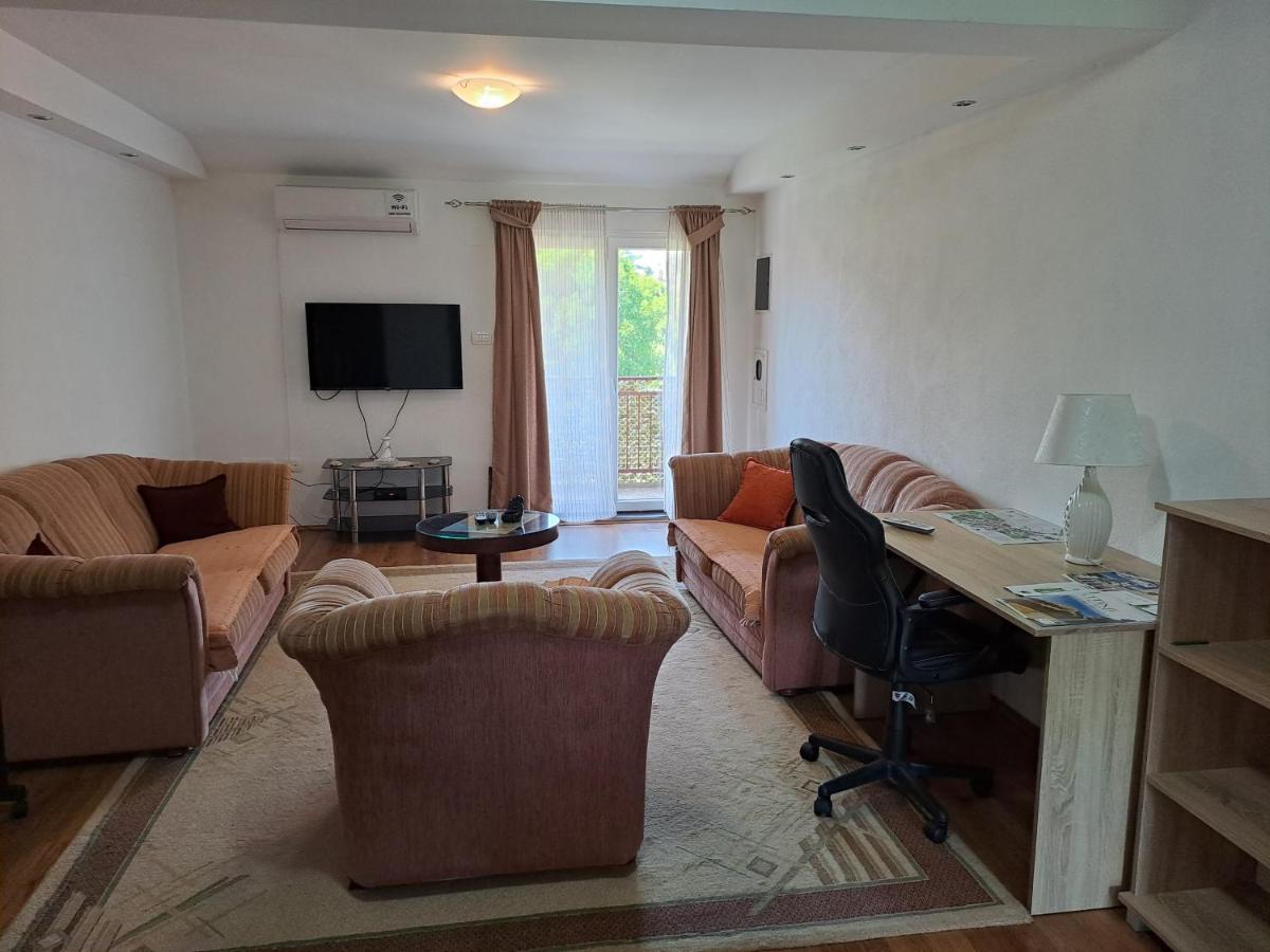 Apartments Mirkovic Cetinje Eksteriør bilde