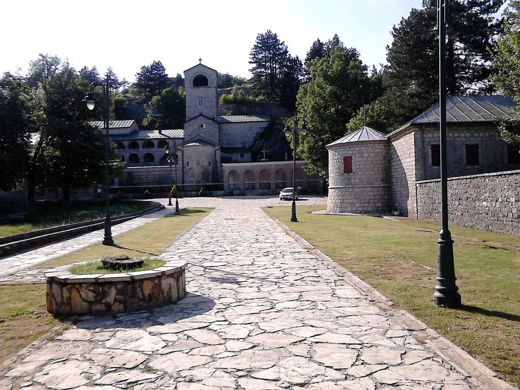 Apartments Mirkovic Cetinje Eksteriør bilde