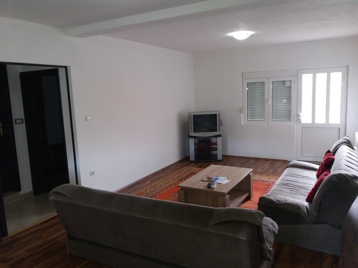 Apartments Mirkovic Cetinje Eksteriør bilde