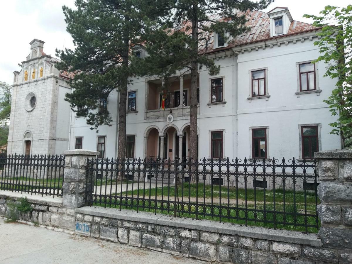 Apartments Mirkovic Cetinje Eksteriør bilde