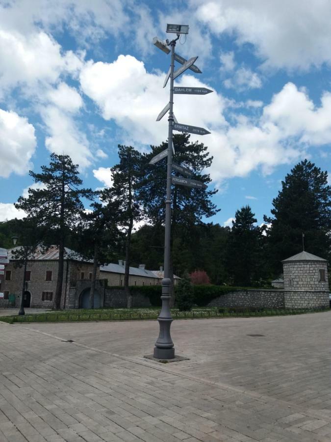 Apartments Mirkovic Cetinje Eksteriør bilde