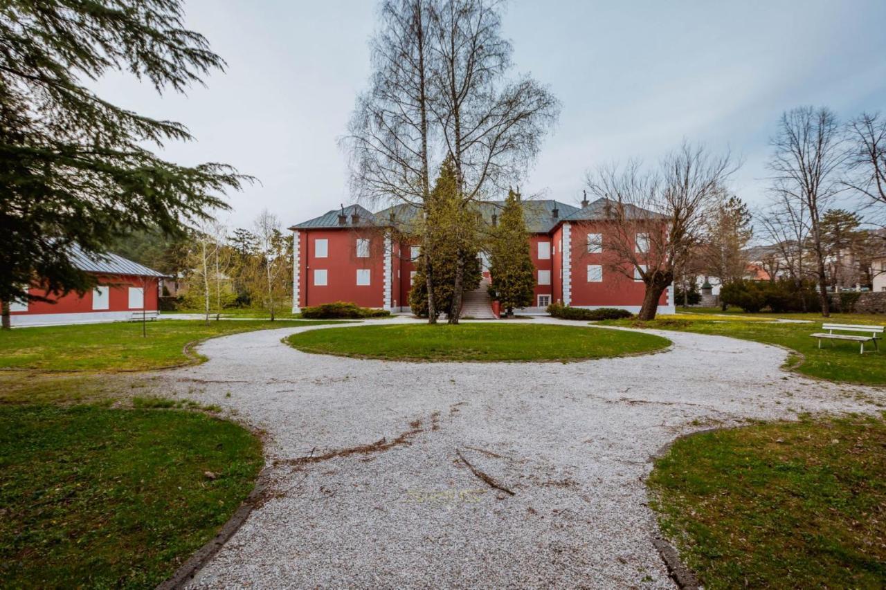 Apartments Mirkovic Cetinje Eksteriør bilde